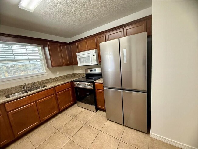 Photo - 106 Northchase Ct