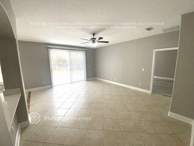 Photo - 395 Hearthside Ct