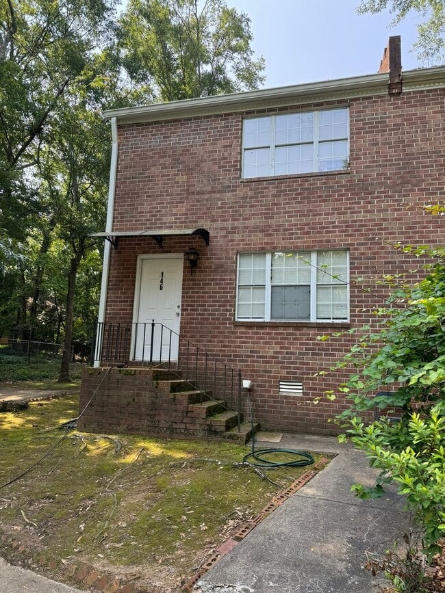 Building Photo - 2 bed/2.5 bath Unit in Sleepy Hollow!