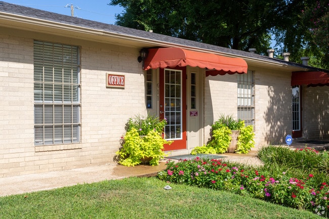 Leasing Office