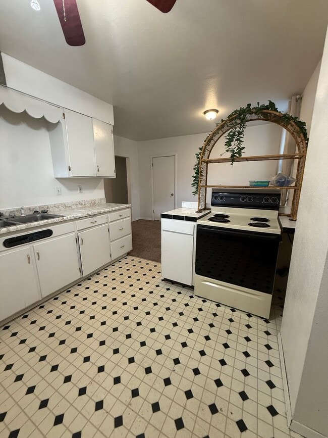 Photo - 402 W Mercury St Unit 402 1/2 Basement