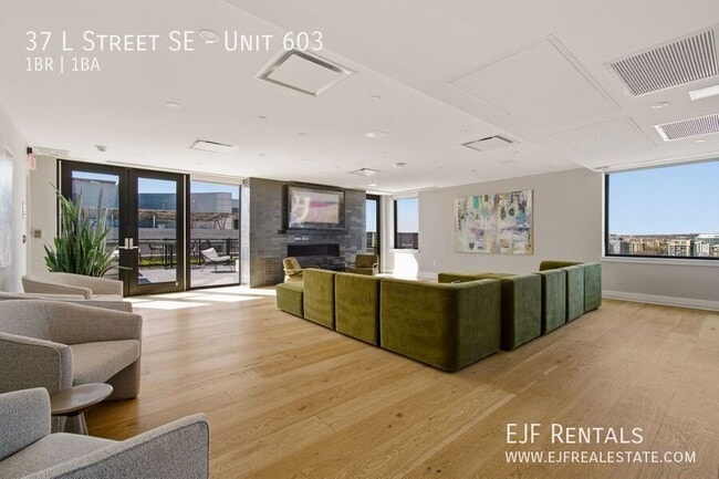 Photo - 37 L St SE Unit 603