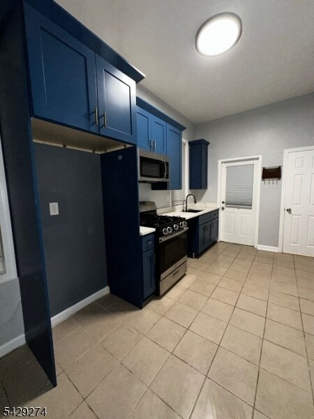 Photo - 208 E 9th St