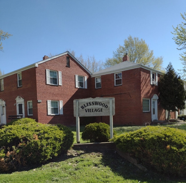 Photo - 22750 Fox Ave