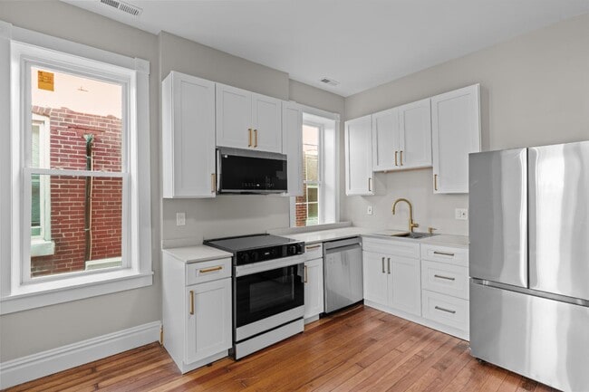 Building Photo - 3518 Iowa Ave