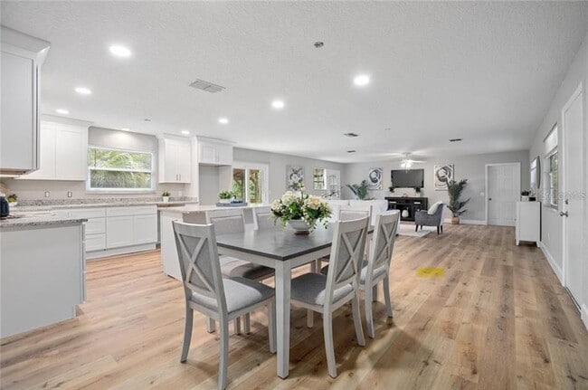 Photo - 5402 Turton Ln