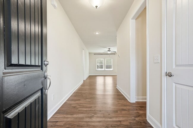 Photo - 52 Woodwater Cir