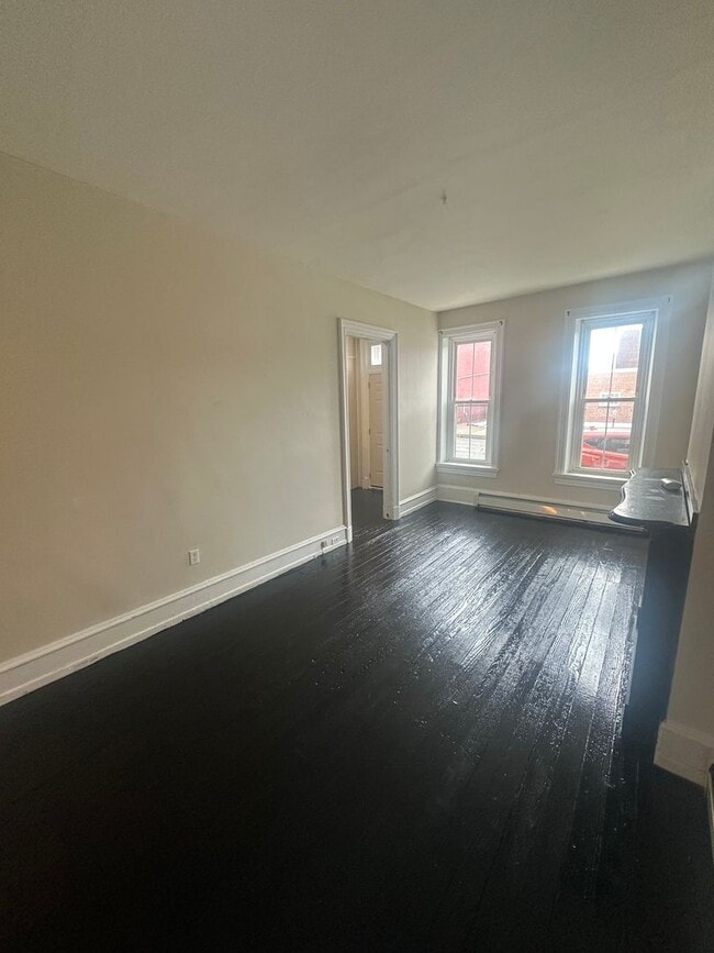 Photo - 409 Walnut St