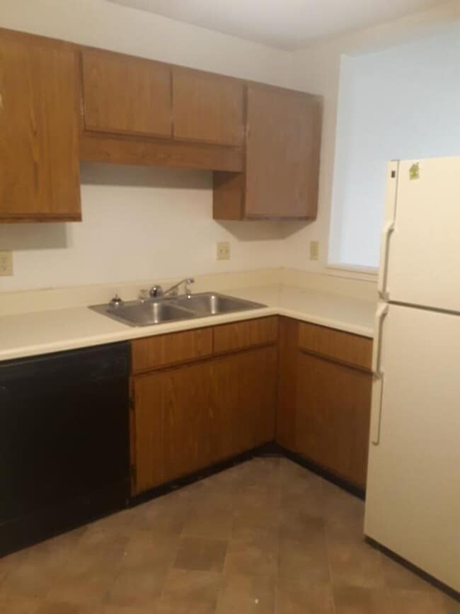 Photo - 2 bedroom / 1 bath condo