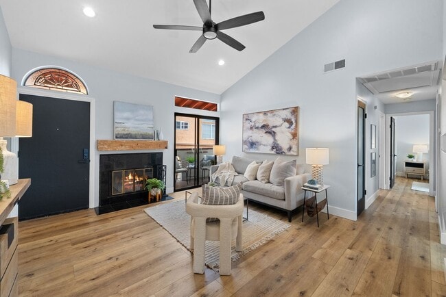 Photo - Charming 2 Bedroom 2 Bath In Beautiful Hillcrest