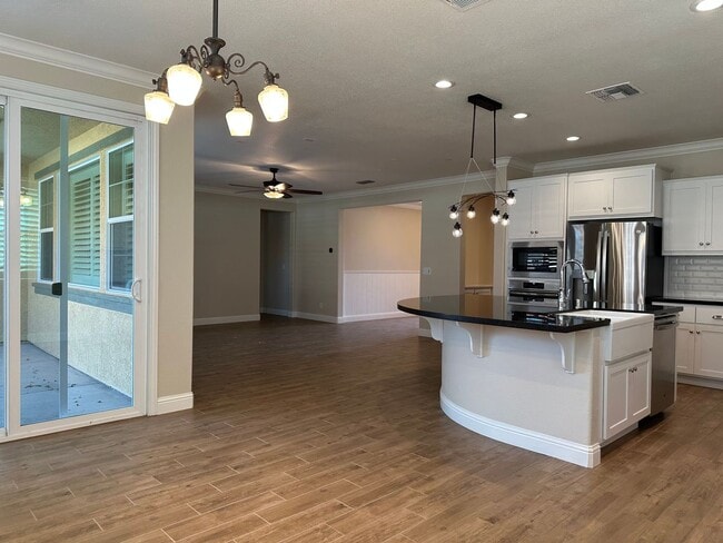 Building Photo - Impressive All Single Story 3 Bedroom, 2.5... Rental