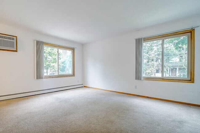Photo - 2649 Humboldt Ave S.