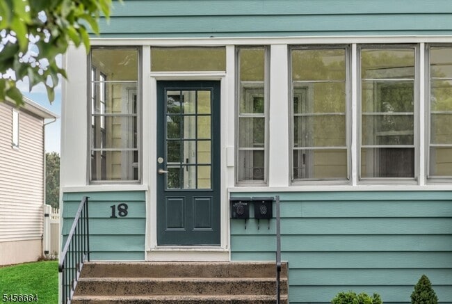 18 Lincoln Ave