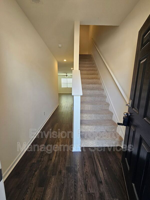 Photo - 611 Dairy Dr