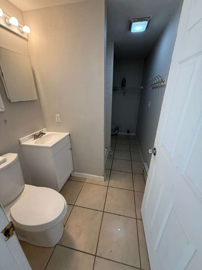 Photo - 2403 Fala St