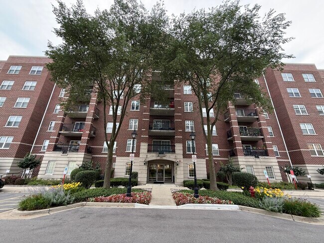 Building Photo - 470 W Mahogany Ct