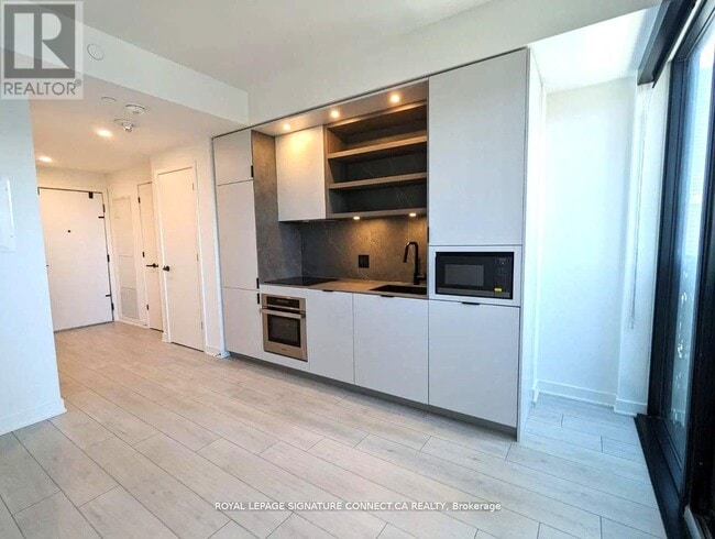 Photo - 55 Charles St E Unit 1411