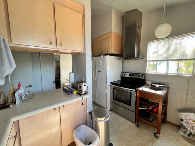 Photo - 943 E Duane Ave