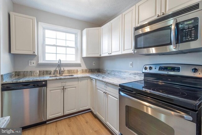 Photo - 37 Wyegate Ct
