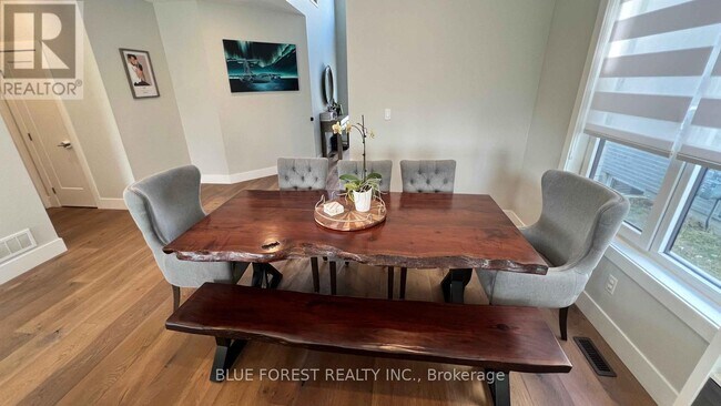 Photo - 2273 Bakervilla St