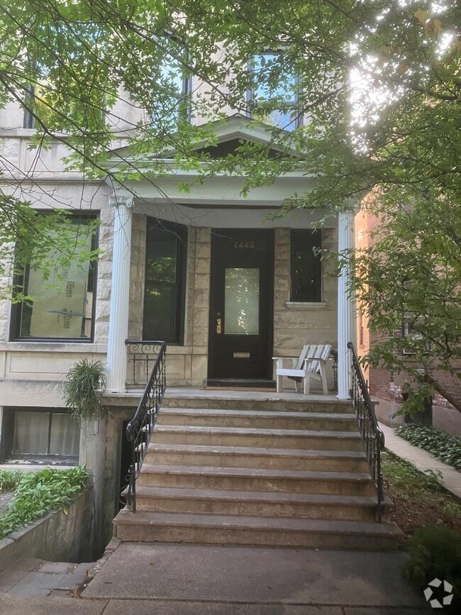 Building Photo - 2440 N Mozart St Unit N Mozart #1 Rental