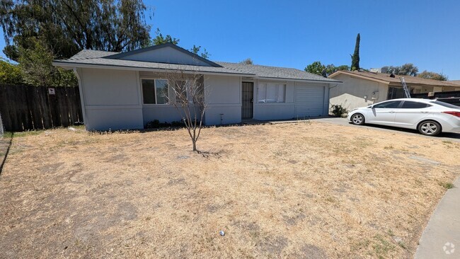 Building Photo - Updated 3 Bedroom 2 Bath Home