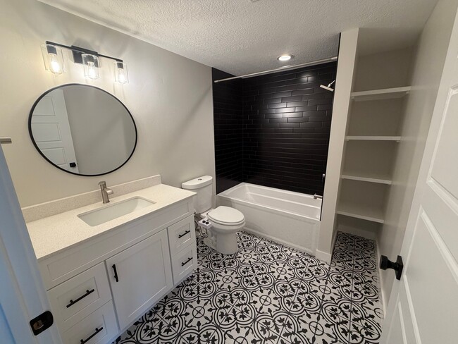 Photo - 4384 Lower Meadow Dr Unit B