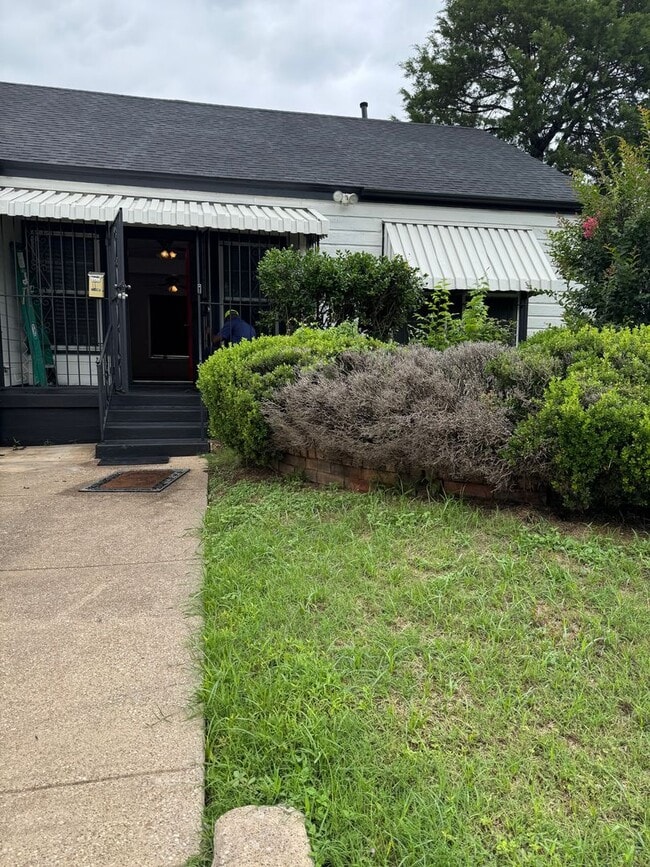 Photo - 1037 Colvin Ave