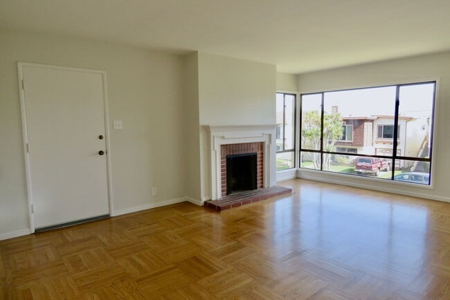 Photo - 52 Oakmont Dr