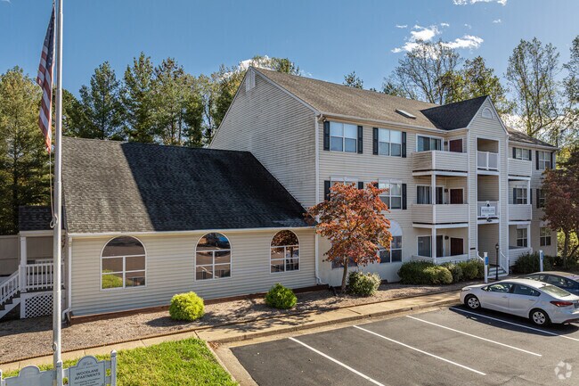 Woodlane Apartments - Woodlane Apartments