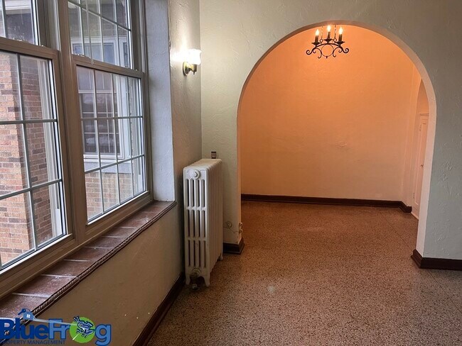 Photo - 425 S Monroe Ave