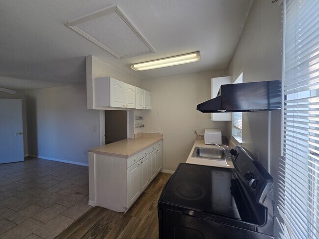 Photo - 609 Caribbean Dr