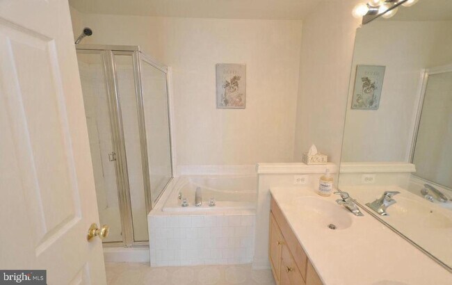 Photo - 45460 Conductor Terrace Unit 300