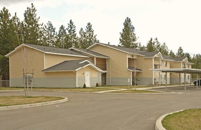 Montrose Apartments - Montrose Apartments