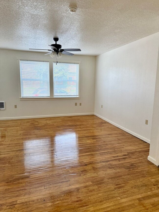 Photo - 1 Bedroom Sellwood Unit 1