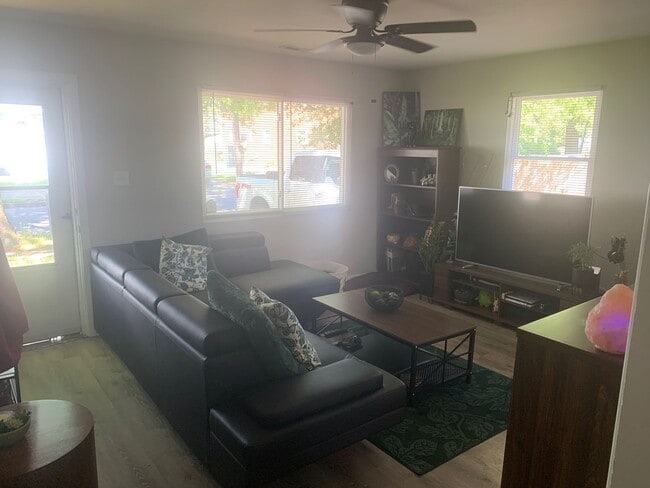 Photo - Glen Myrtle Avenue Duplex Unidad 8302