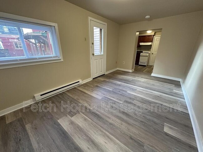 Photo - 25 Conestoga St