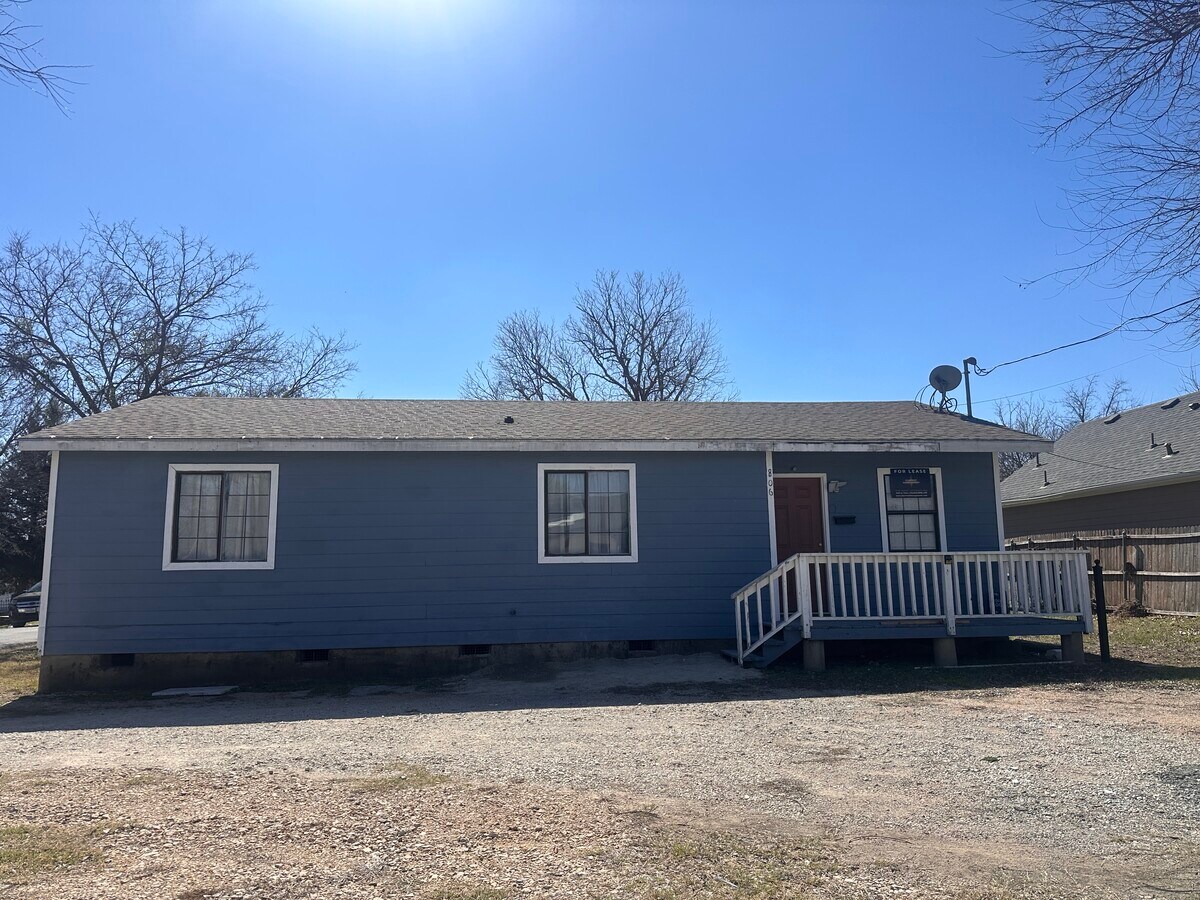 806 Standifer - 806 E Standifer St