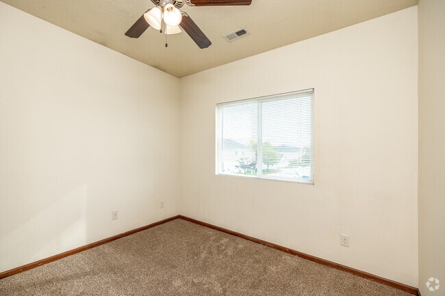 2BR, 2BA - 995 SF - Adam Ridge Condos