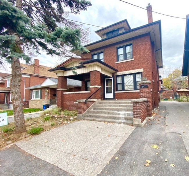 Building Photo - 147 Holton Ave S Unit 1
