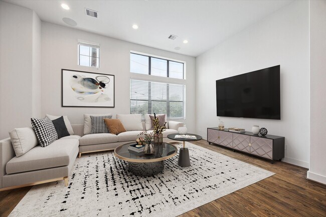 Photo - 1120 Ennis St