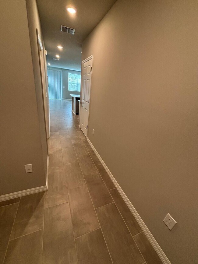 Photo - 431 Legacy Lp