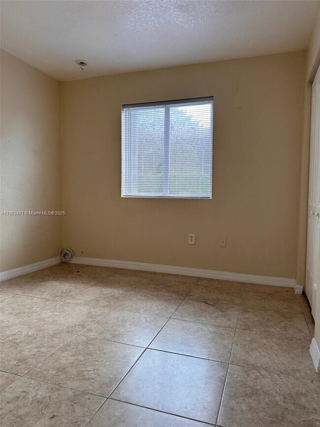 Photo - 3 bedroom in Miami FL 33142