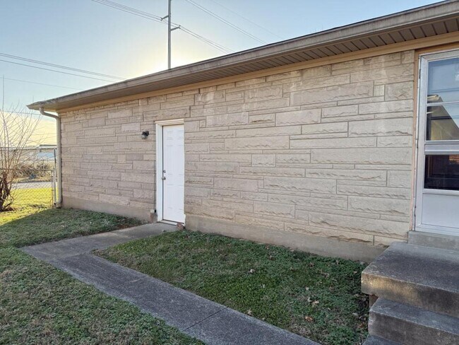 Photo - 2013 S 28th St