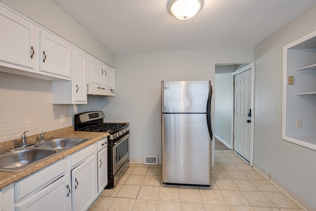 Photo - 2208 Fremont St