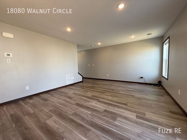 Photo - 18080 Walnut Circle