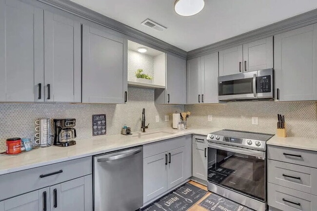 Photo - 302 Manden Rd