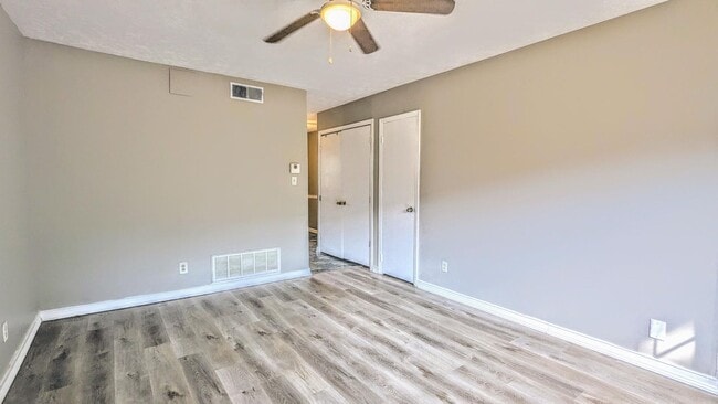 Photo - 1235 Riverside Dr