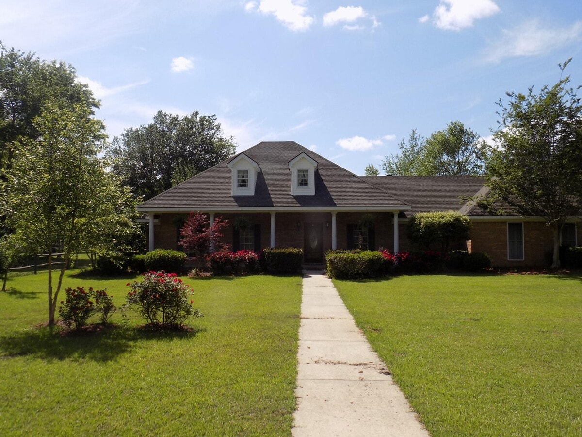 Photo - 11 Serene Meadows Dr House