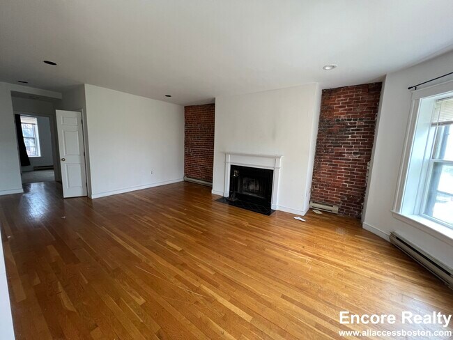 Photo - 1750 Washington St Unit 4